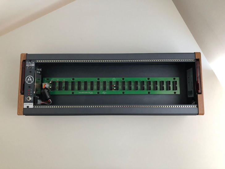 Product Review #3：Arturia RackBrute 〜 これからモジュラーを始める