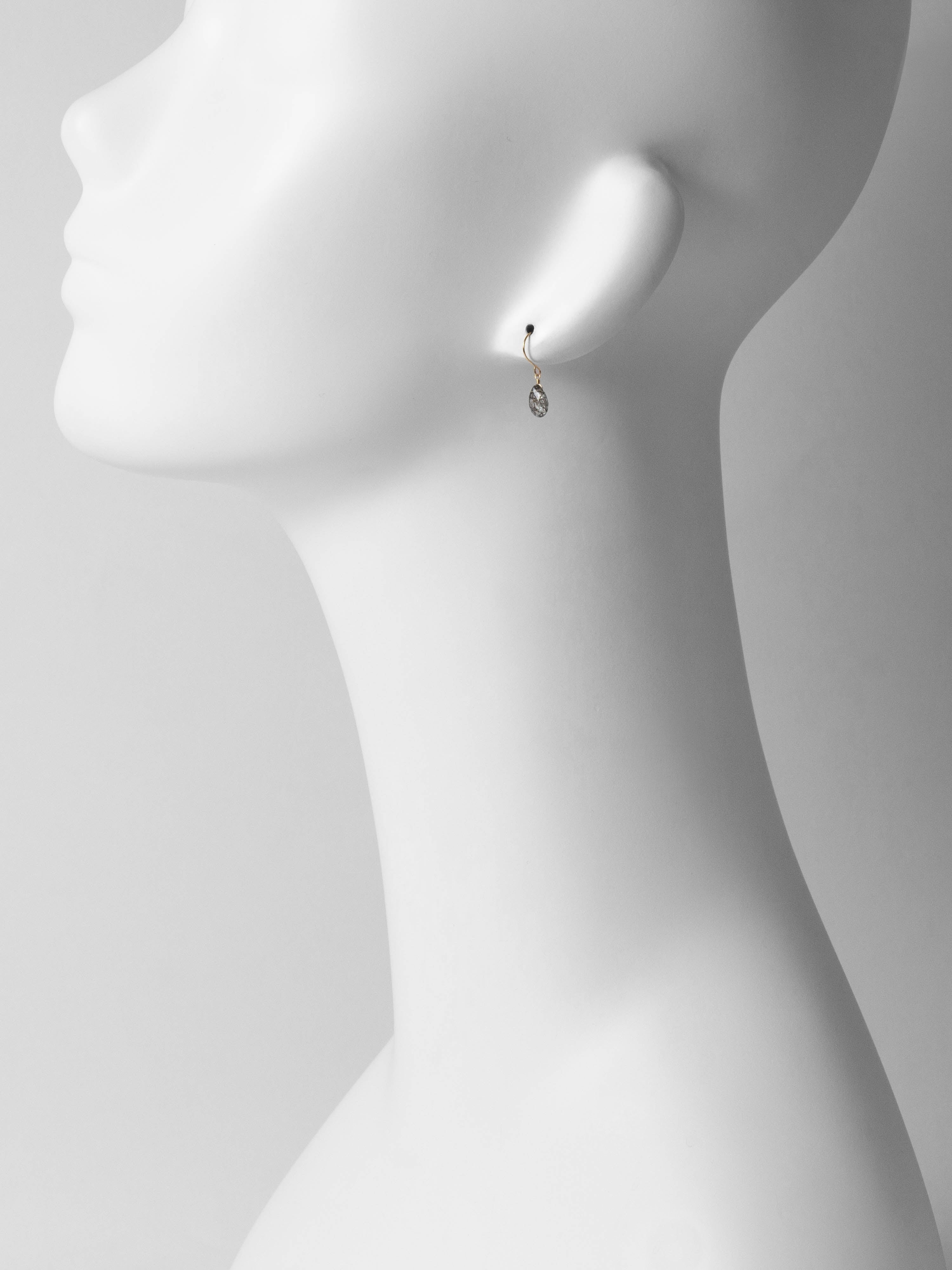 ブラックルチルクォーツ ペアシェイプ ピアス-I／1点もの｜IDIOS