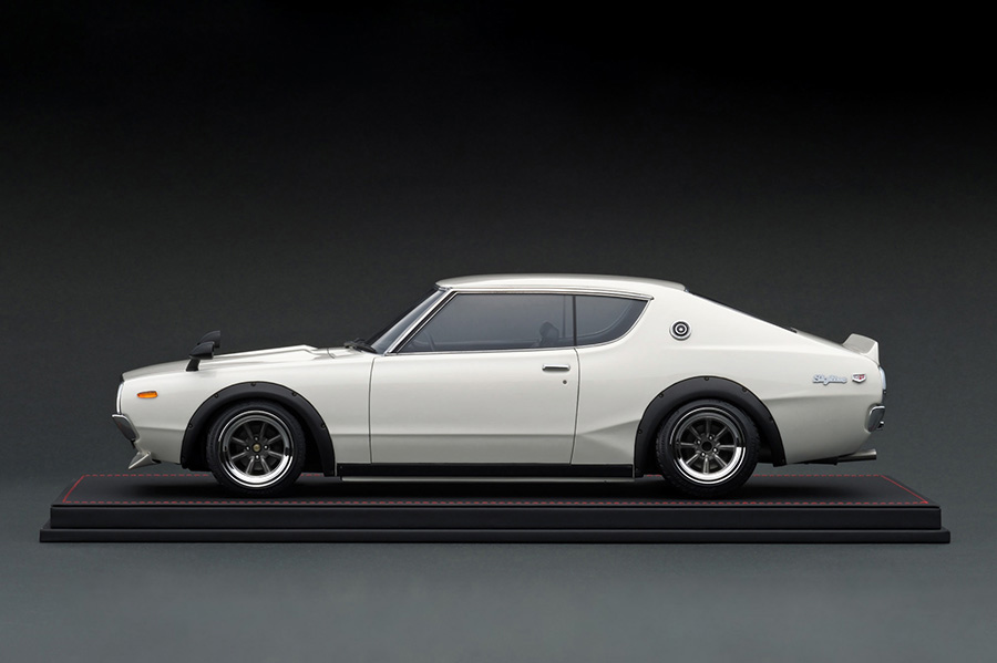 IG1806 1/12 Nissan Skyline GT-R (KPGC110) White With Engine | LINE