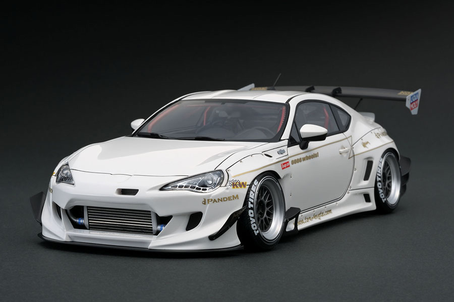 IG1356 1/18 PANDEM TOYOTA 86 V3 White With Mr. Miura | LINE UP