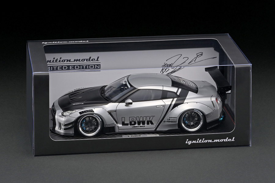IG2343 1/18 LB-WORKS Nissan GT-R R35 type 2 Silver With Mr. Kato