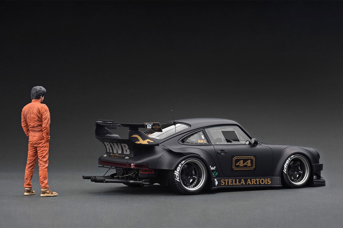 IG3694 1/18 RWB 930 Matte Black With Mr.Nakai | LINE UP | [公式