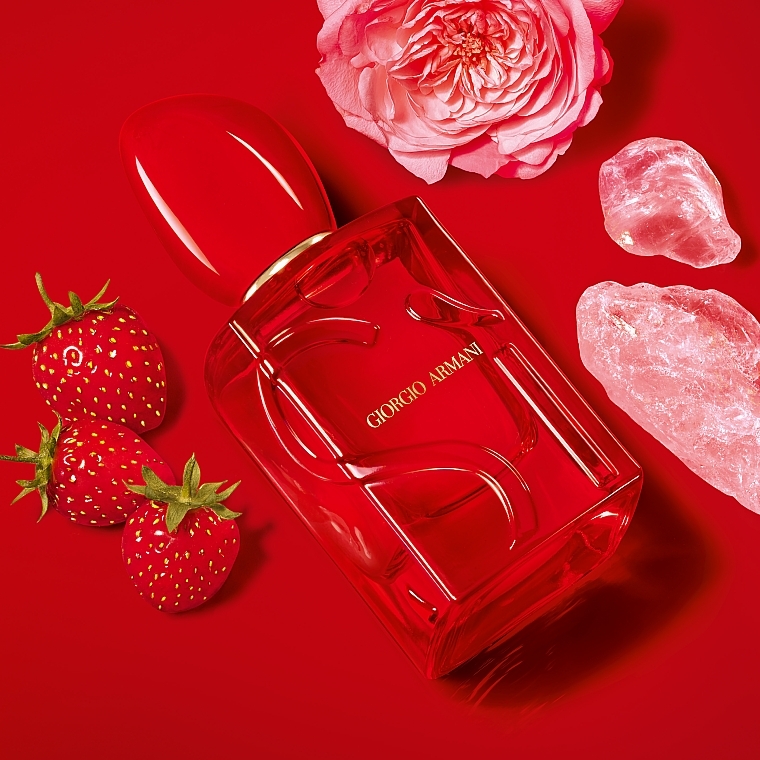 パルファム - Giorgio Armani Si Passione Red Musk | Makeup.jp