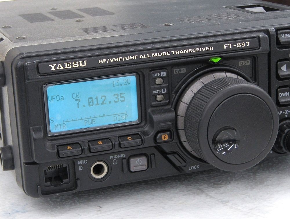 YAESU FT-897 All-Mode Transceiver HF/VHF/UHF Radio Used w/ Box