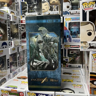 2016 NECA Toys PACIFIC RIM Movie Kaiju MUTAVORE Action Figure RARE