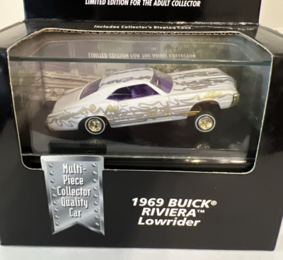 Hot Wheels 100% Collectibles 1969 Buick Riviera Lowrider (White
