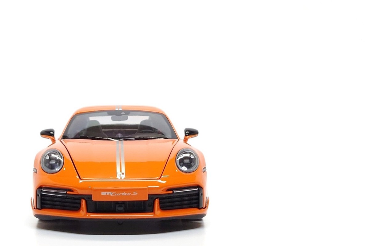 Minichamps 1:18 Porsche 911 Turbo S (992) 20 Years China Edition