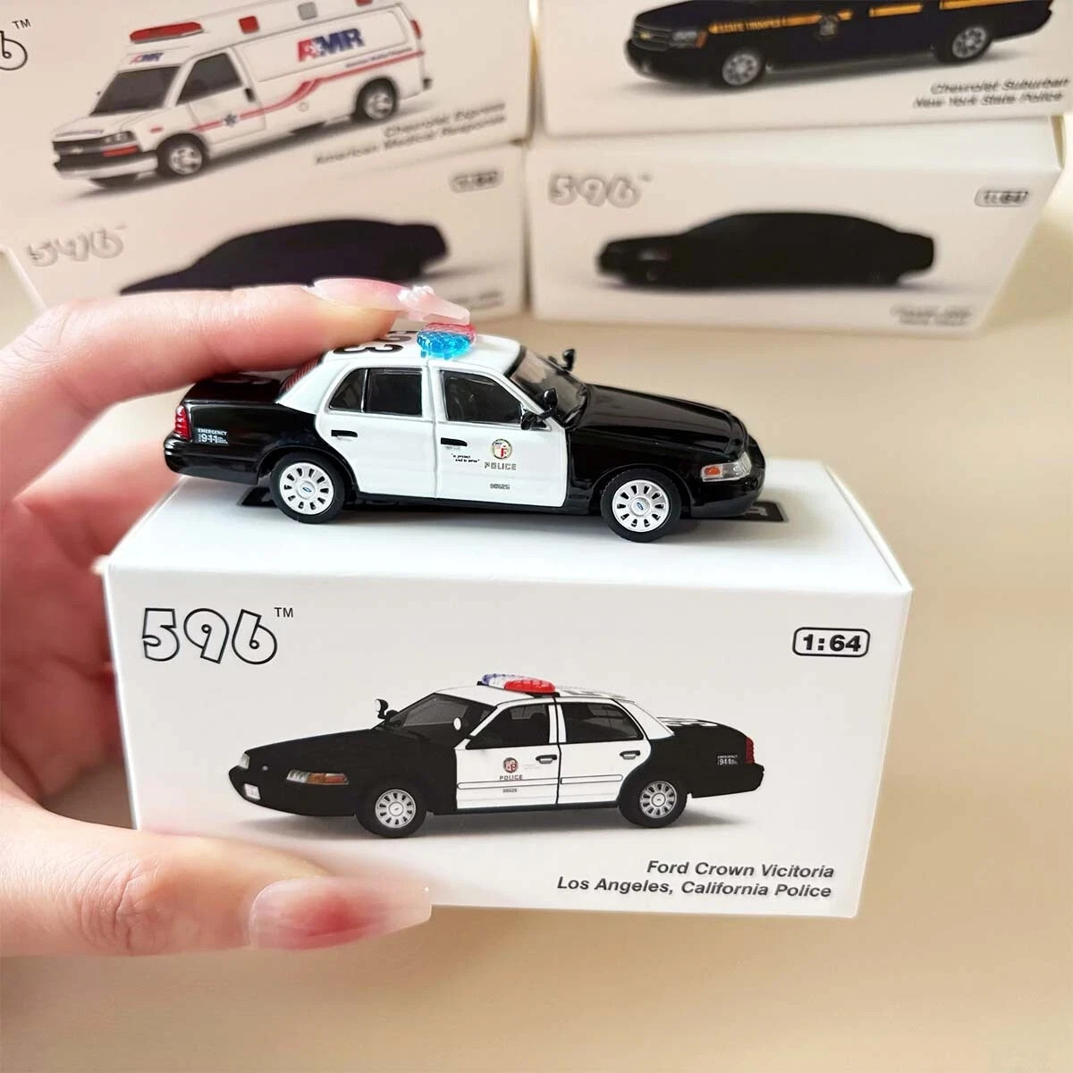 596 Model 1:64 Ford CV CROWN VICTORIA LAPD Police Model Diecast