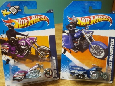 Hot Wheels Bad Bagger Chopper Purple & Boss Hoss Motorcycle Blue 1