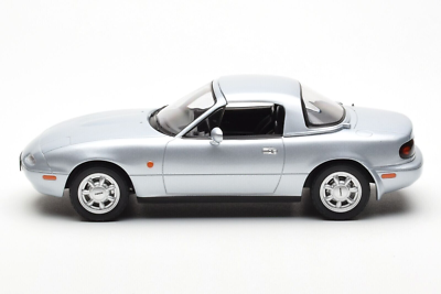 1/18 Mazda Miata MX-5 1989 Cabriolet (Silver) Diecast Model Car by