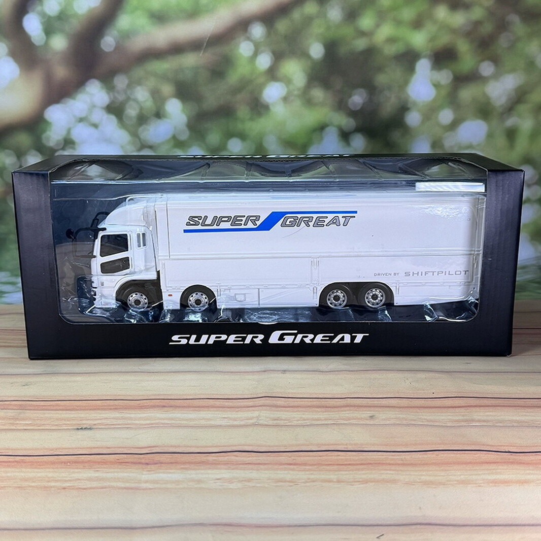 1/43 Scale Mitsubishi FUSO Super Great Tractor truck White Diecast