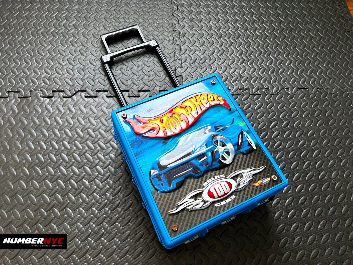 Vintage Hot Wheels Car Case BLUE Luggage Holds 100 Cars 2003