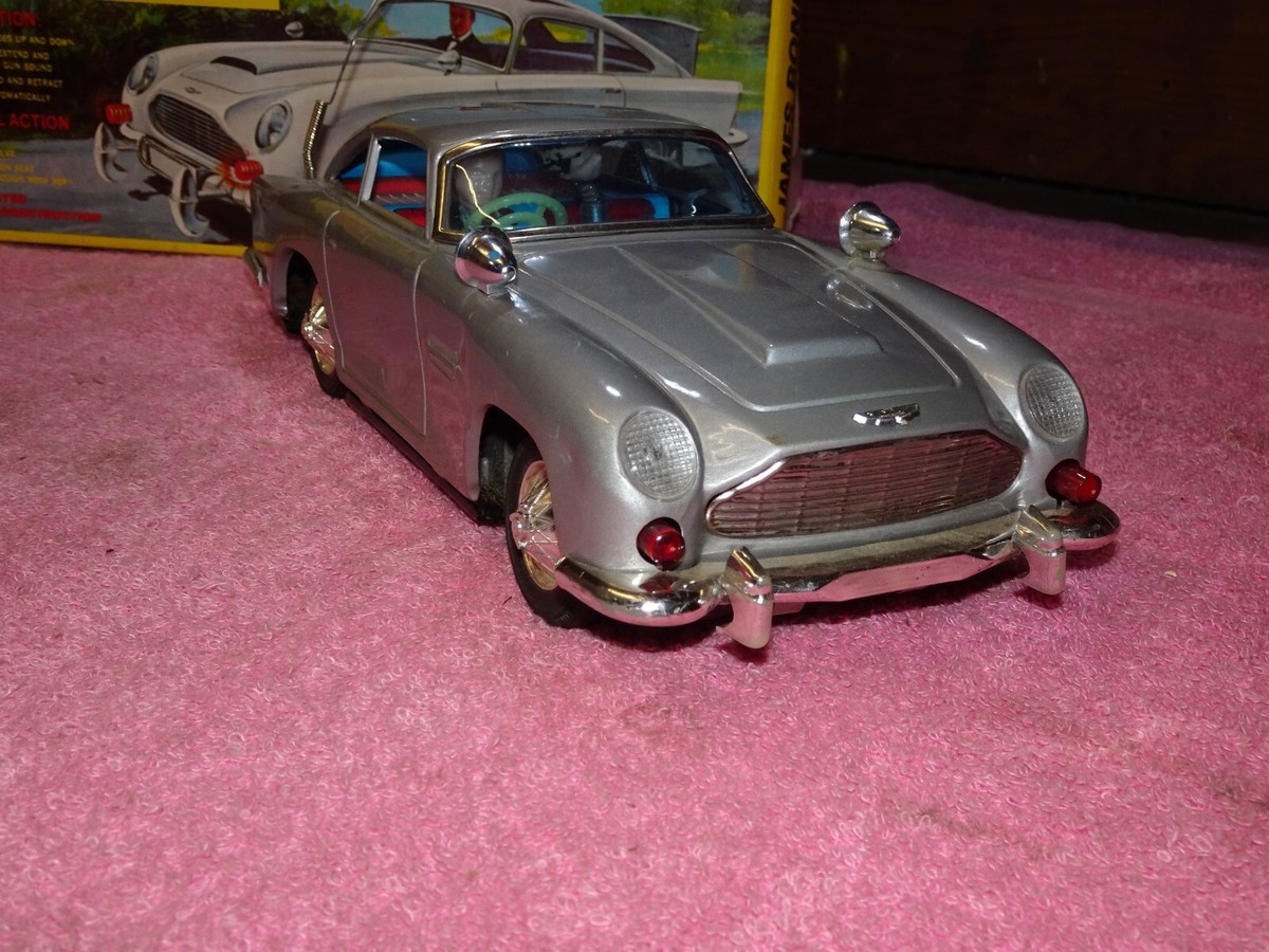 James Bond's Aston-Martin DB5 1965 AC Gilbert Made in Japan
