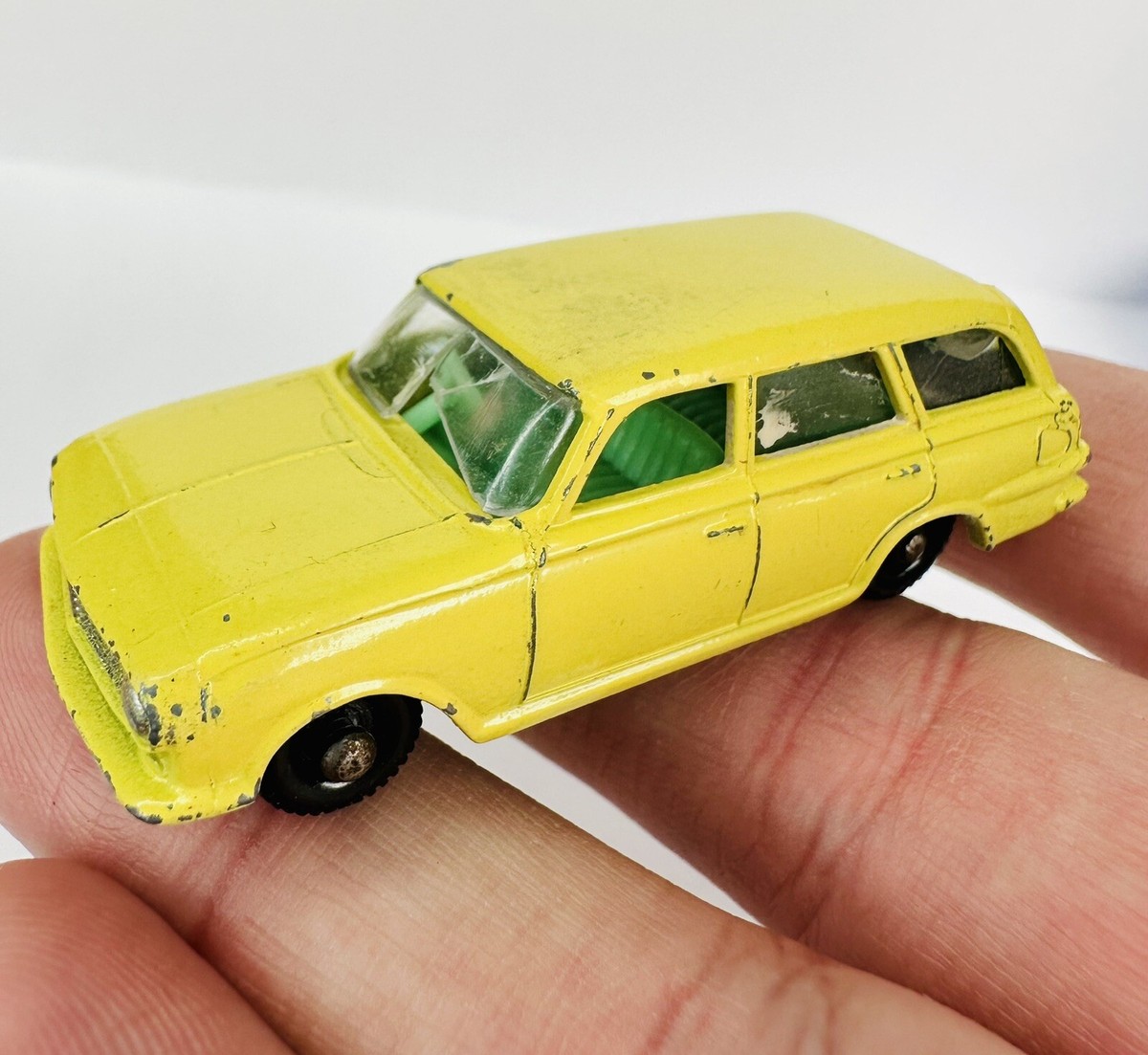 Lesney Matchbox Vauxhall Victor Estate Car No. 38 1963 Yellow