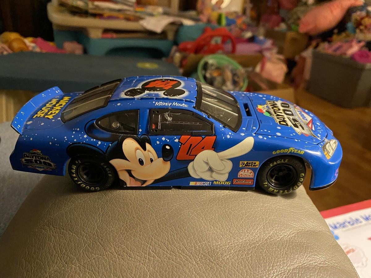 Disney Mickey Mouse NASCAR 2004 Daytona 500 Die Cast Car 1:24