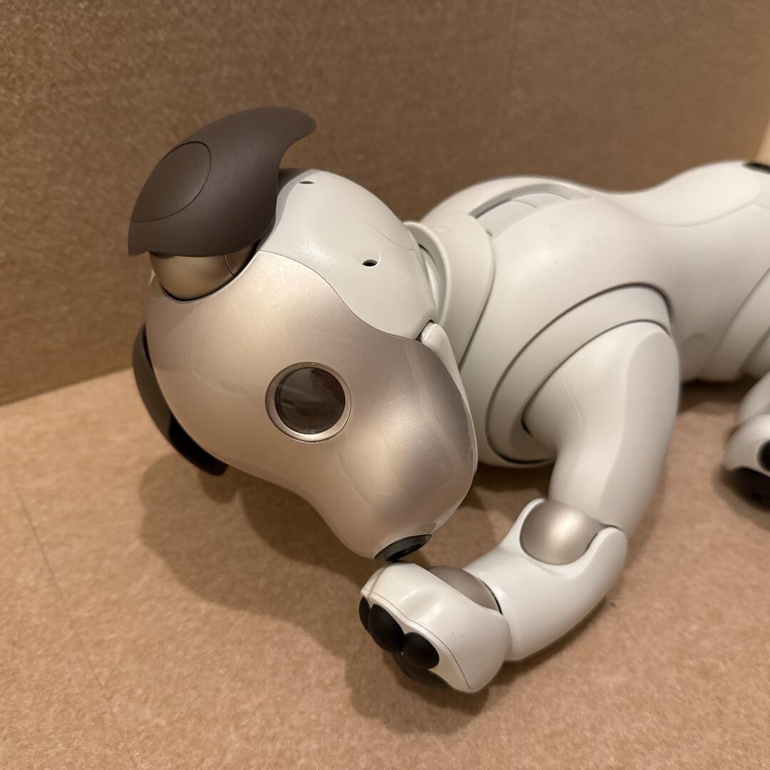 Sony AIBO ERS-1000 Robot Dog Ivory White + Accessories Excellent