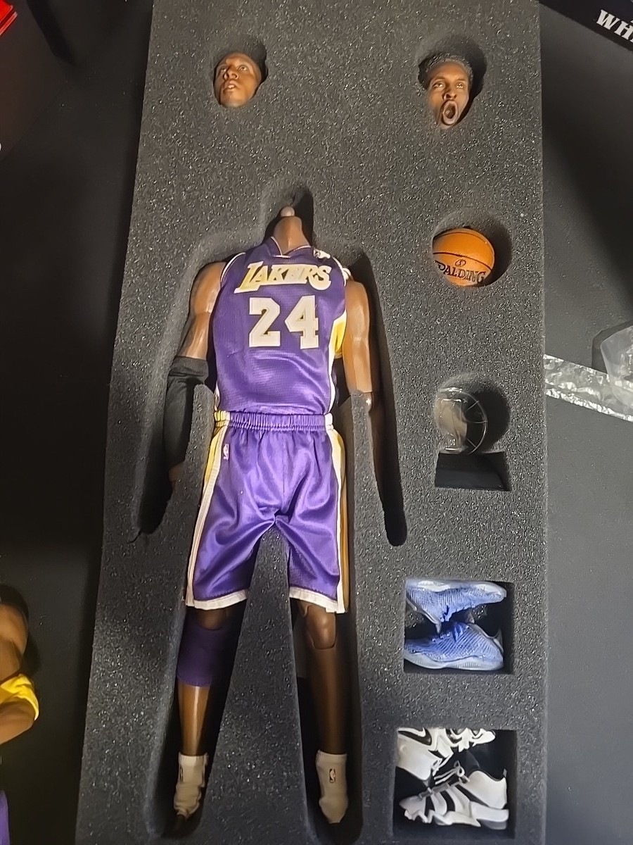 Kobe Bryant Enterbay NBA Collection Real Masterpiece 1:6 Scale 2