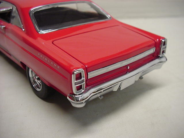 1/18 GMP フォード フェアレーン GT 1967 レストモッド 1/18 GMP