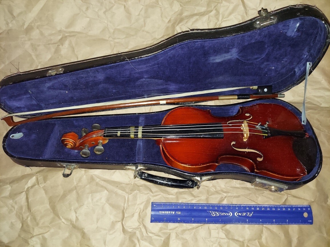 Suzuki model 13 sized 1/4 violin, Japan 1963, Very Good Condition