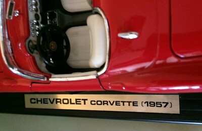 ROAD TOUGH CHEVROLET CORVETTE 1957 ~ NO. 92018 ~ 1:18 DIE-CAST