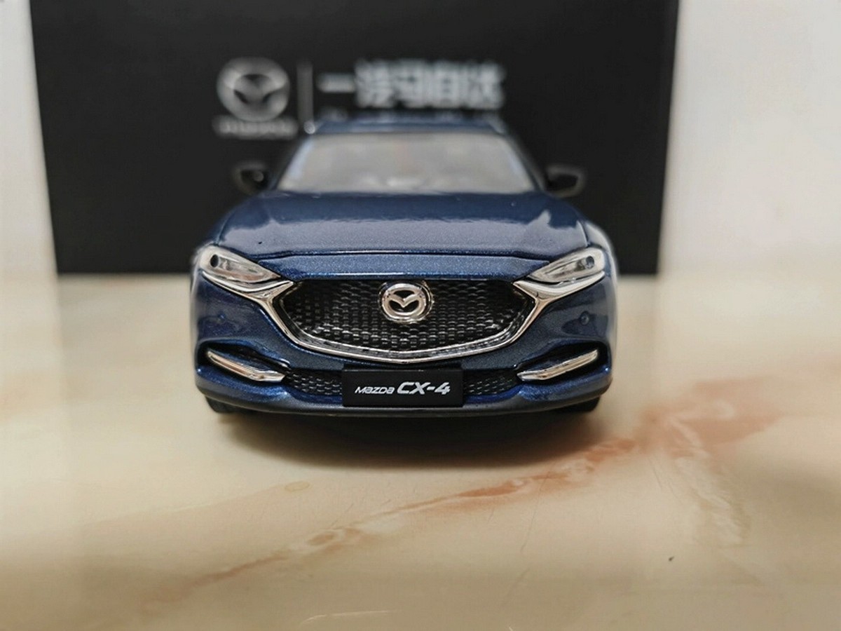 1/32 Scale MAZDA CX-4 2020 Blue Diecast Car Model Toy Collection