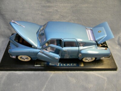 Road Legends 92268 Studebaker 1948 Tucker 1 18 Scaler Diecast