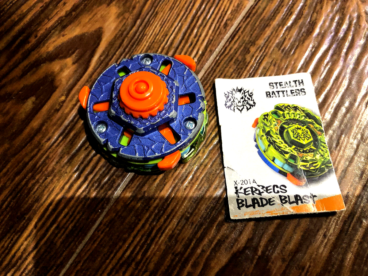 Beyblade XTS Stealth Battlers Bundle & XTS Stadium - CETUS