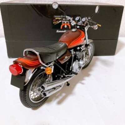 MINICHAMPS 1/12 KAWASAKI Z1 900 Candy Brown 1972 Classic Bike