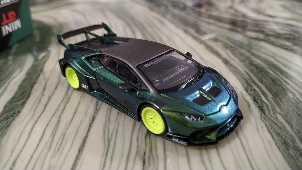 MINI GT 146 chase (box opened) LB WORKS Lamborghini Huracán GT
