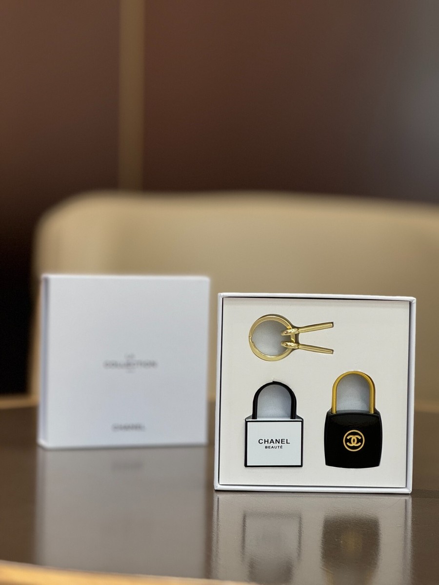 Chanel Beaute 2024 Novelty La Collection Key Chain Padlock