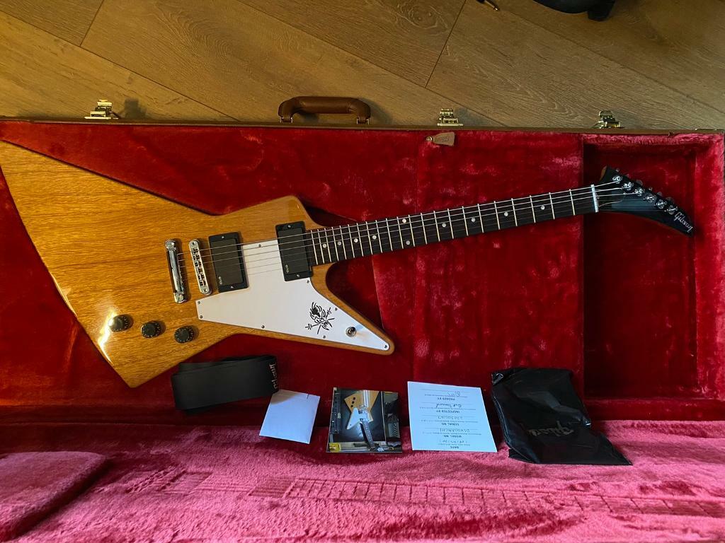 Sold: Gibson Explorer antique natural 2020 with EMG 81 85 pickups