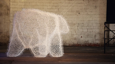 2万本以上の結束バンドで作られた動物のオブジェ - GIGAZINE