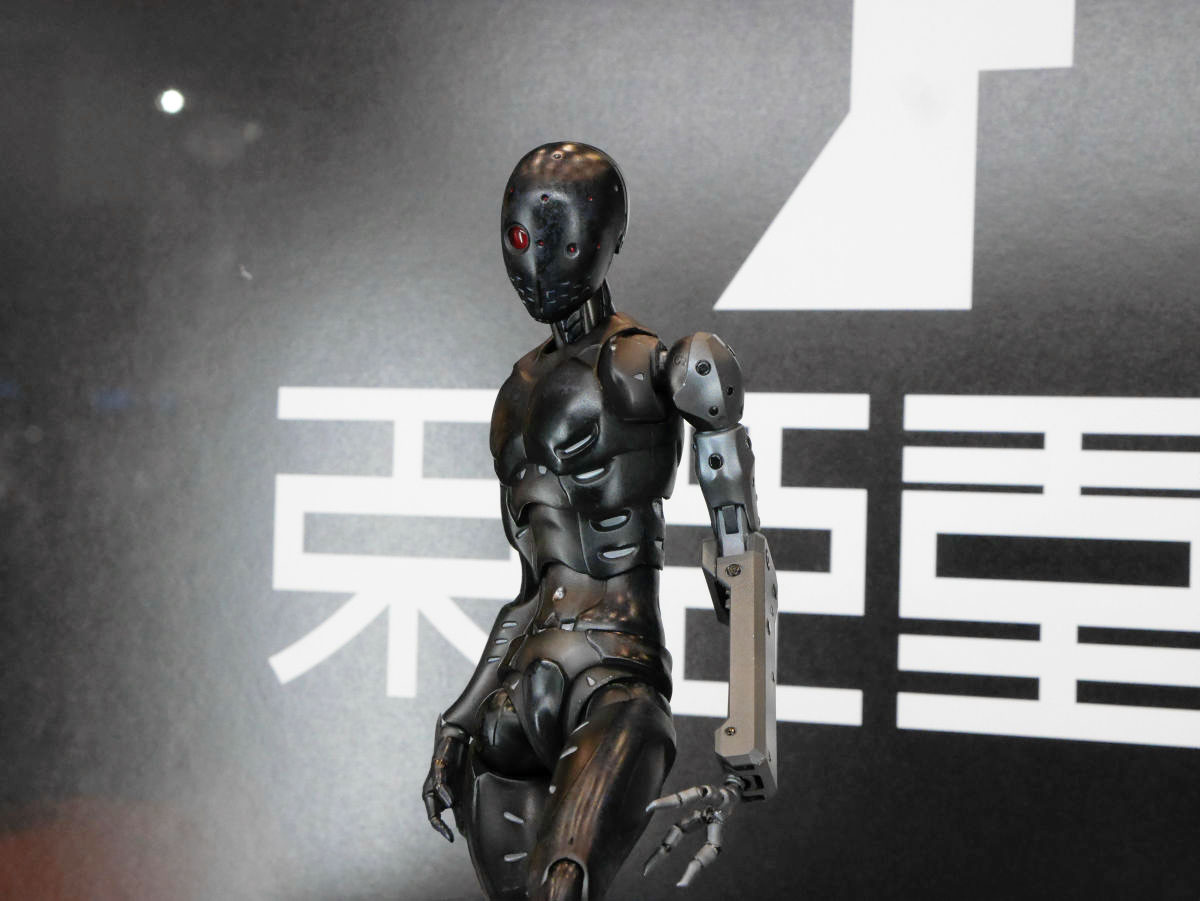 SFの重厚さを感じさせる「シドニアの騎士」にも出た「東亜重工」製「行