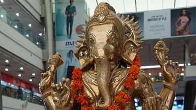 象の頭をした神様「ガネーシャ」に残る少年マンガのような傷跡 - GIGAZINE