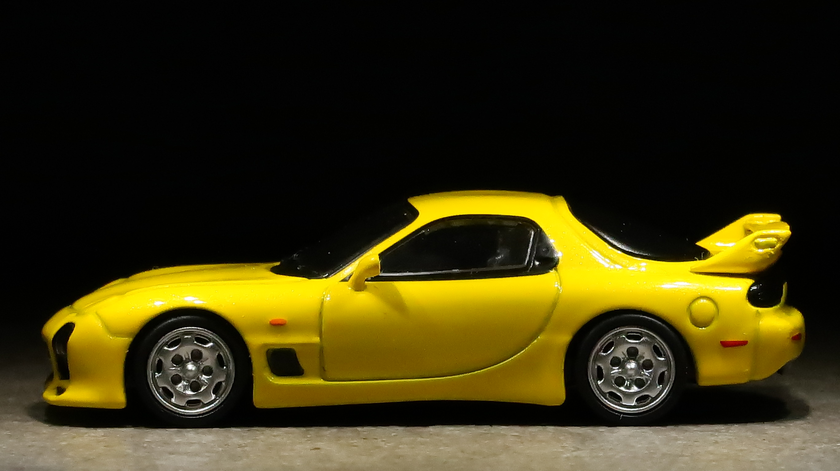 モデルインプレッション】 Tarmac Works Global64 - Mazda RX-7