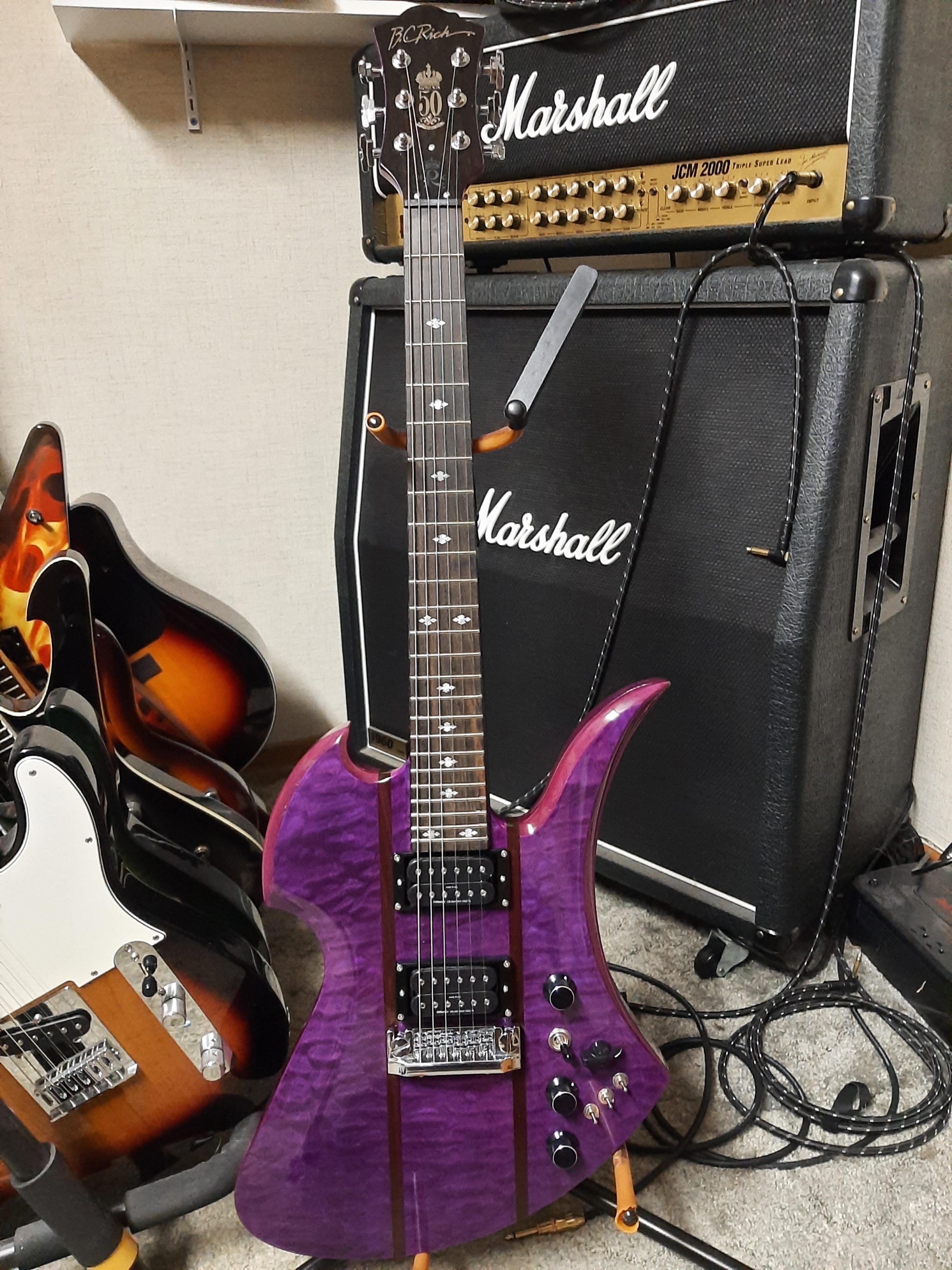 新しいギターの日！！！B.C. Rich Mockingbird！ : r/guitarporn