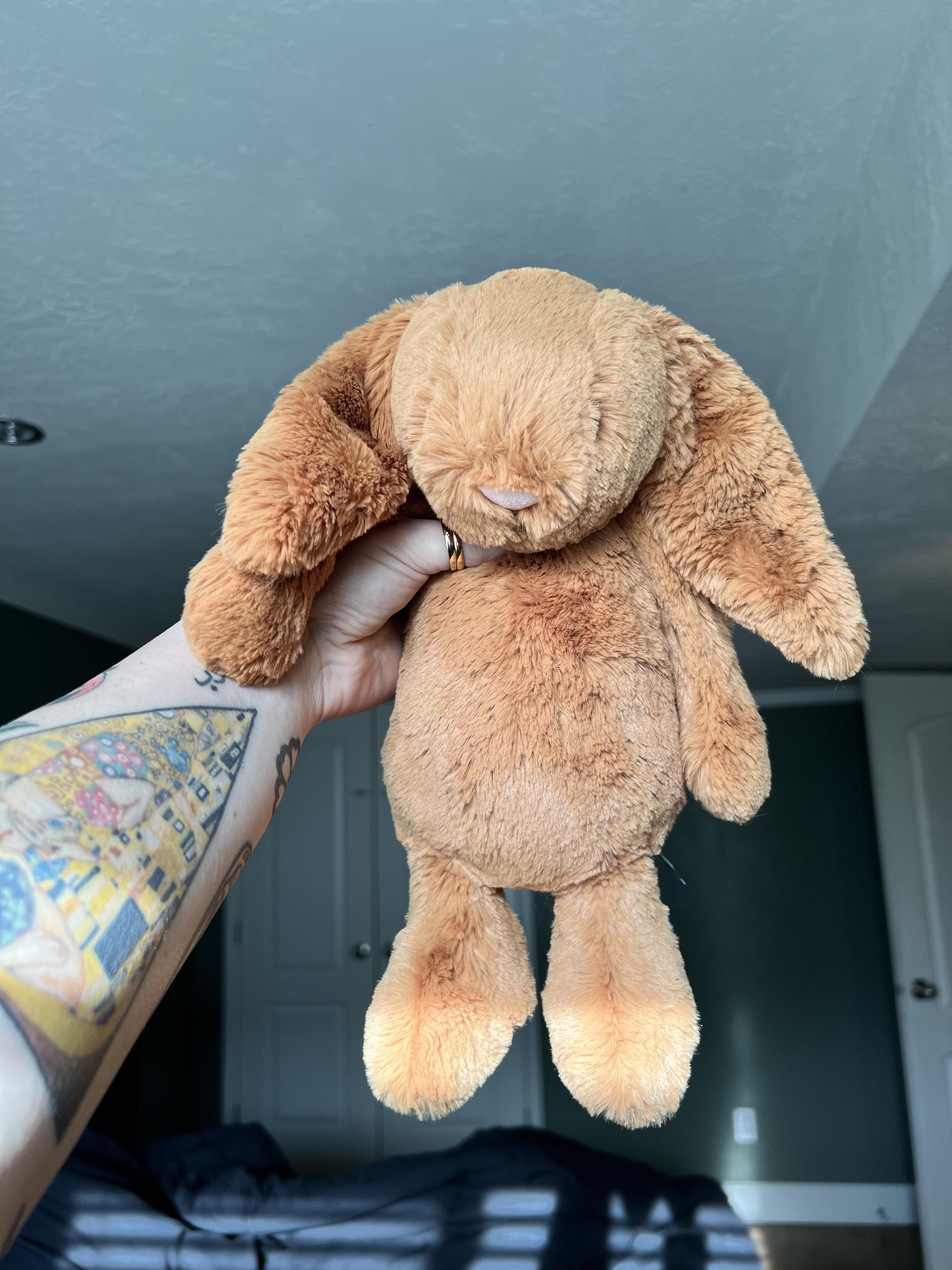 Golden Bunny 🧡 I am so obsessed with this color!! Wish I could