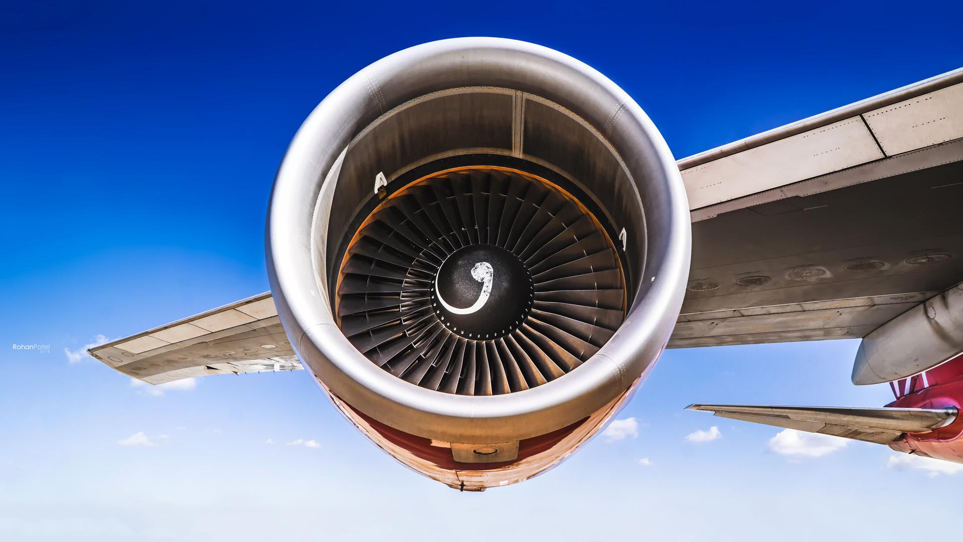 Virgin Orbit 747-400 と General Electric CF6-80C2 : r/aviation