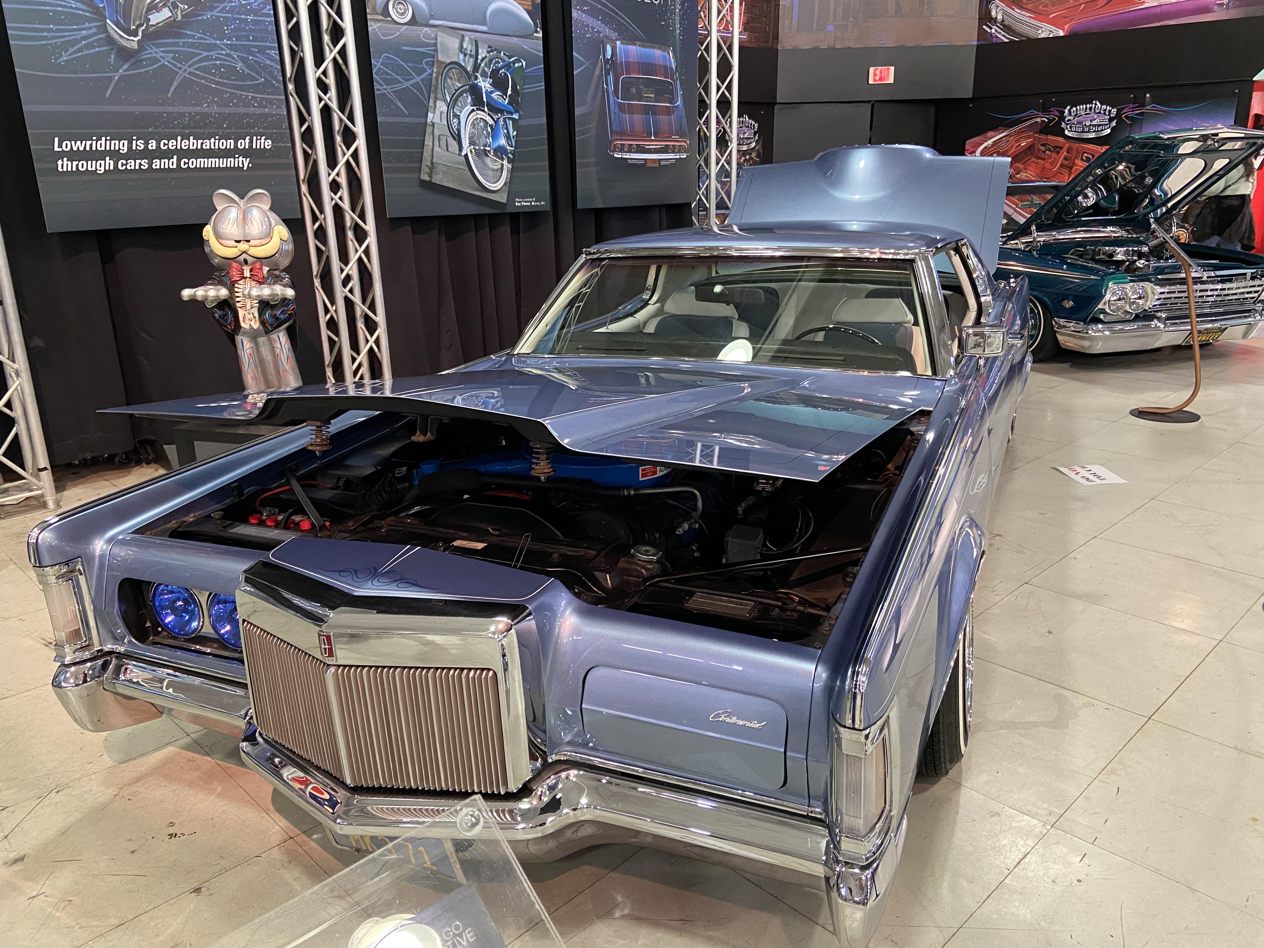 リンカーン・コンチネンタル・マークIII ローライダー。 : r/classiccars