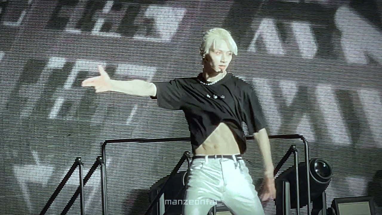 JUN FANCAM 丨220903 Seventeen Be The Sun Toronto - CRUSH - YouTube