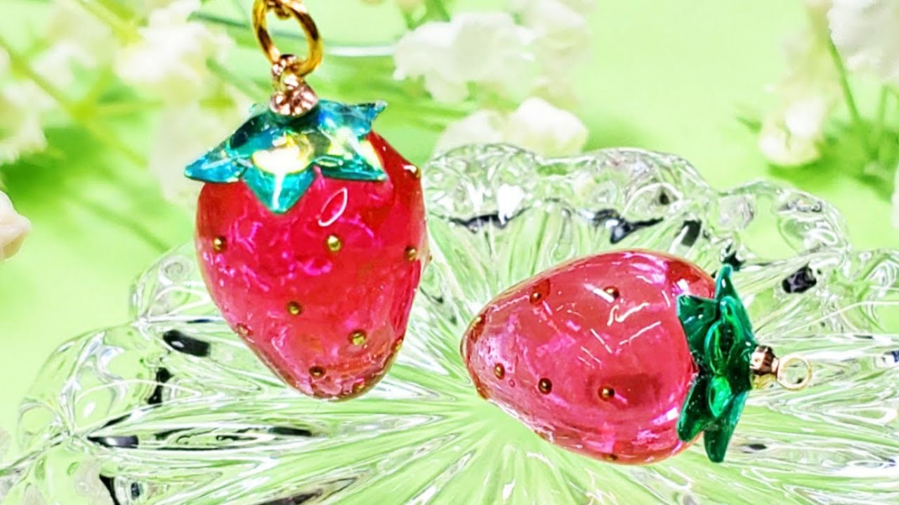 UVレジン】「苺のネックレス」作り方♪「Juicy Strawberry Necklace