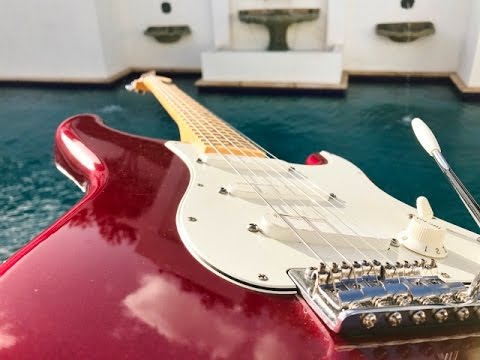 Fender Standard Stratocaster Lace Sensor Hot Gold with Hot Bridge