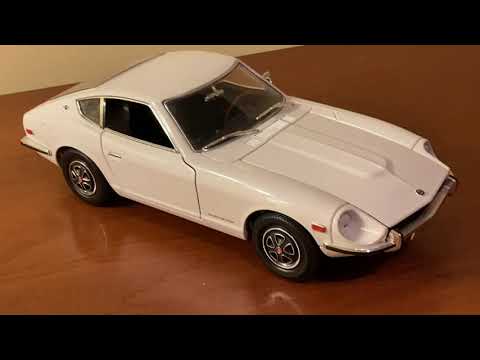 Road Signatures 1970 Datsun 240Z Review (Scale 1/18) - YouTube