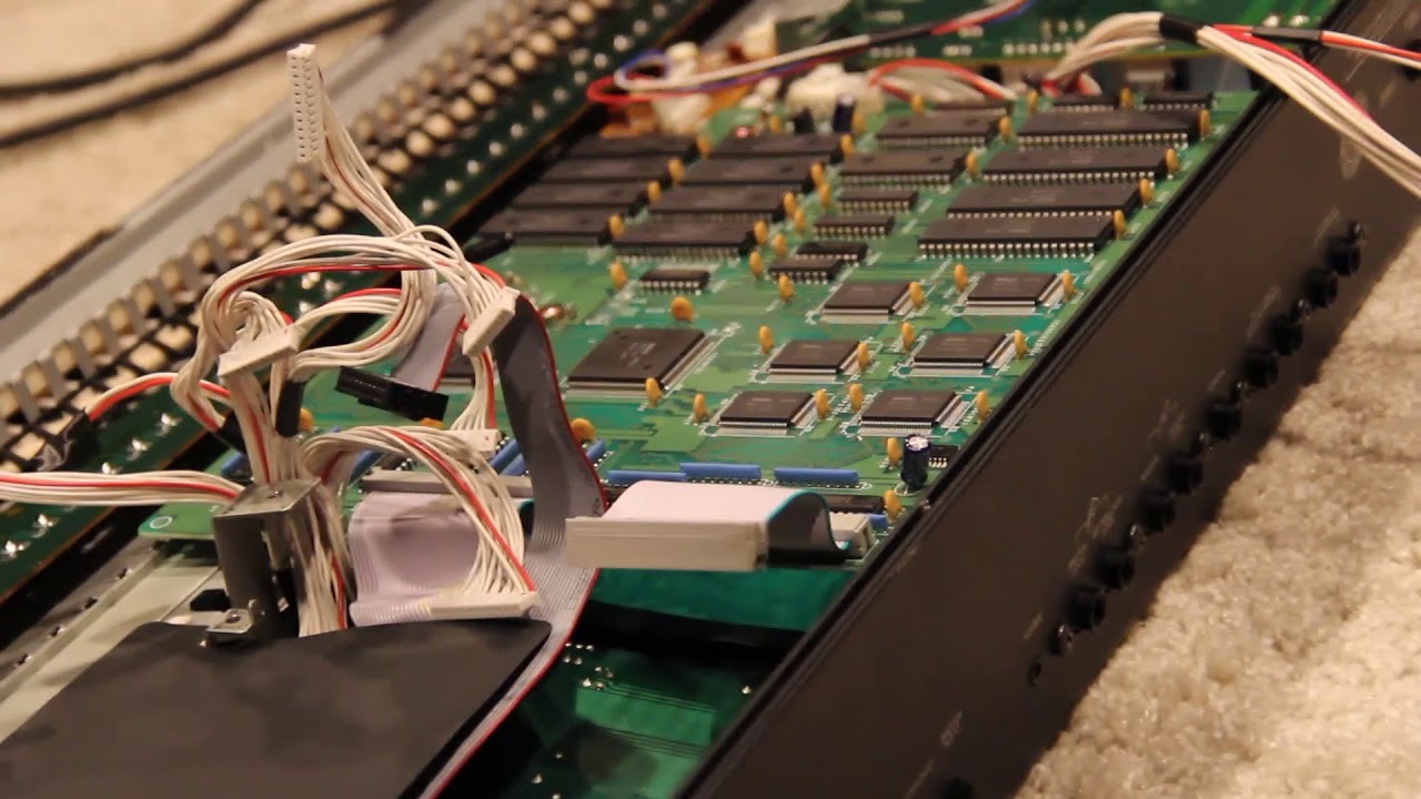 Yamaha SY77, TG77, SY99 LCD replacement - YouTube