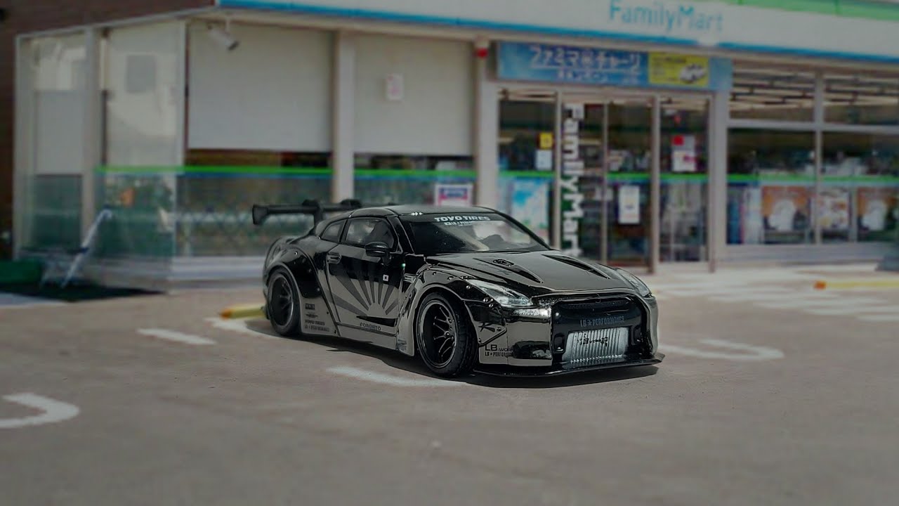 MINI GT LB WORKS Nissan GT-R Black Chrome | The Director's Gift