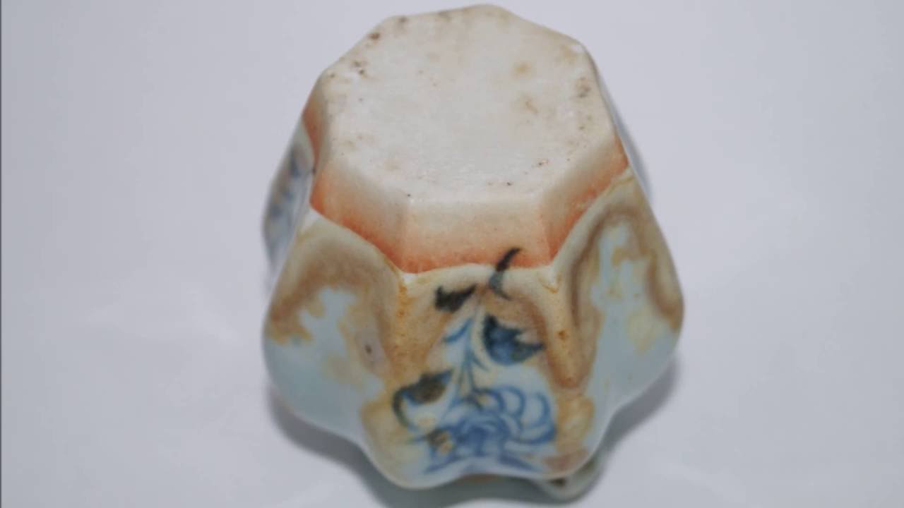Yuan dynasty blue and white antique Chinese porcelain 元代青花瓷