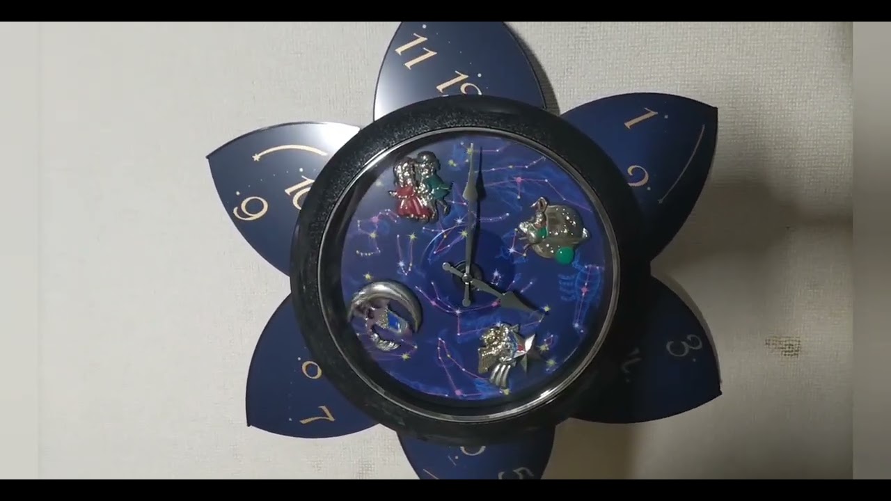 花のように開く時計」スモールワールドエクロールS - YouTube