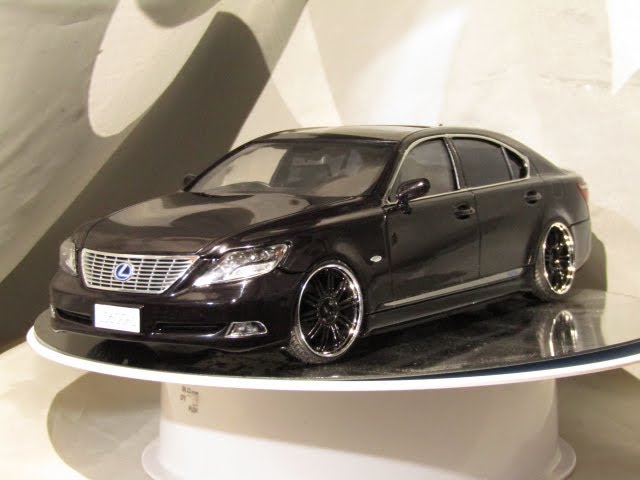 プラモ屋店長が組んでみたレビュー フジミ 1/24 レクサスLS600hl 後席