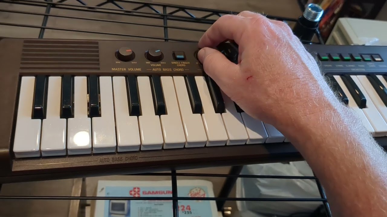 THE Yamaha PortaSound PS-2 Mini Keyboard from 1980. WOW! - YouTube