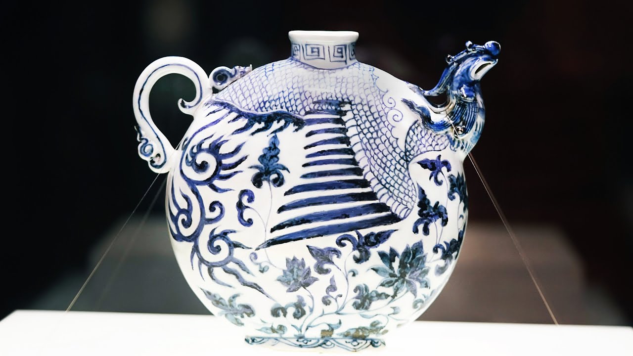 Antique Appreciation]Blue-and-white Flask with a Phoenix-head